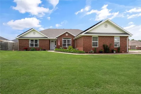 925 Todd Cir, Pea Ridge, AR 72751