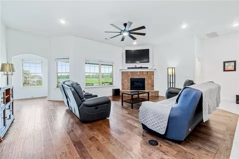 720 Gala Cir, Bentonville, AR 72712 photo 2