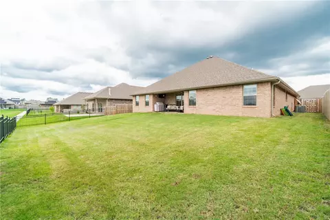 720 Gala Cir, Bentonville, AR 72712 photo 14