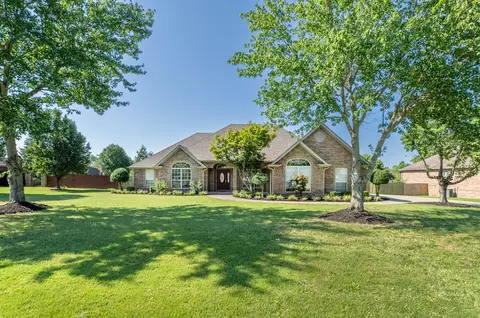 6509 W Silverthorne Rd, Fayetteville, AR 72704