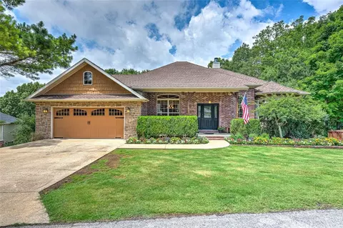8601 Apple Gln, Rogers, AR 72756