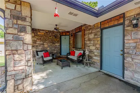 4 Cumbrian Dr, Bella Vista, AR 72714