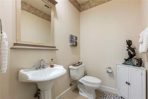 Bath - 669 Doris Dr, Springdale, AR 72762 photo 3 of 5