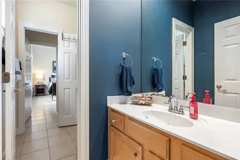 Bath - 669 Doris Dr, Springdale, AR 72762 photo 1 of 5