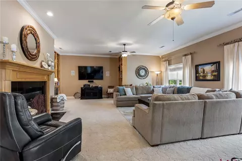 Living - 669 Doris Dr, Springdale, AR 72762 photo 2 of 3