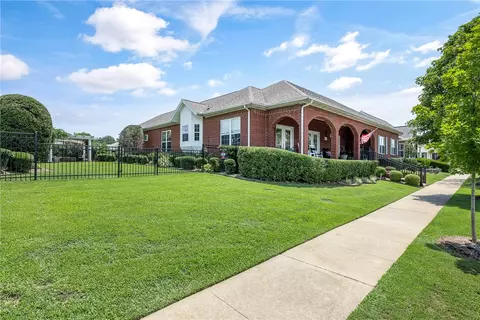 Exterior - 669 Doris Dr, Springdale, AR 72762 photo 4 of 13
