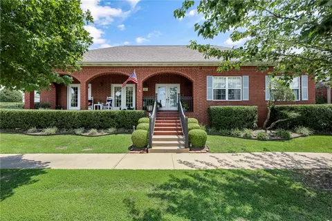 669 Doris Dr, Springdale, AR 72762