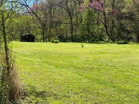 900 E Walker Rd, Rogers, AR 72756
