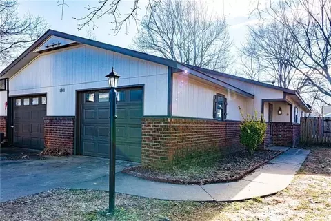 1911 Cypress Pl, Springdale, AR 72762