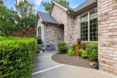 6 Powell Cir, Bella Vista, AR 72715