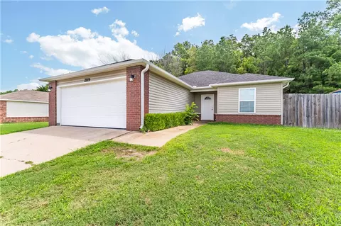 2101 Garnet Rd, Springdale, AR 72764