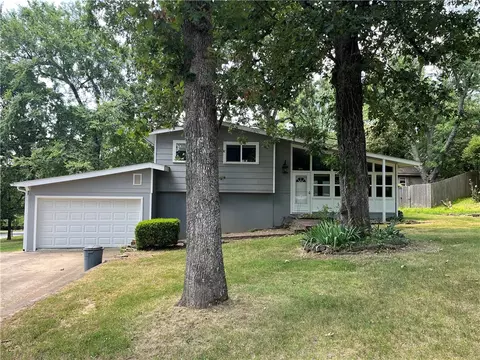 901 E Overcrest St, Fayetteville, AR 72703
