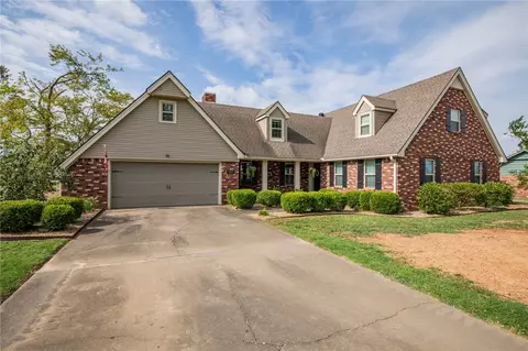 1600 W Dogwood St, Rogers, AR 72758