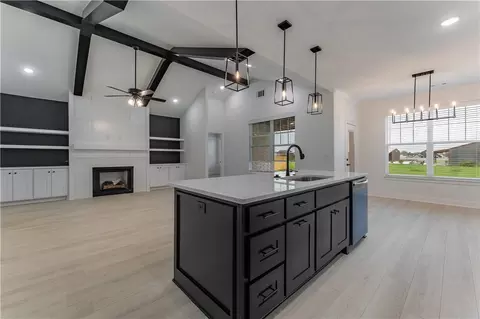4990 Farmhouse St, Springdale, AR 72762