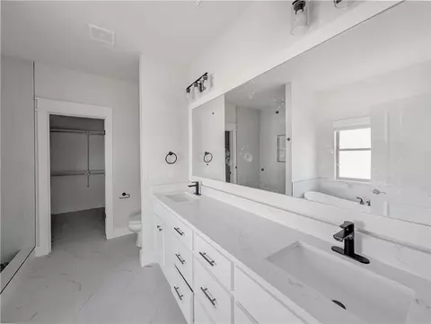 Bath - 7731 Range Ave, Springdale, AR 72762 photo 1 of 3