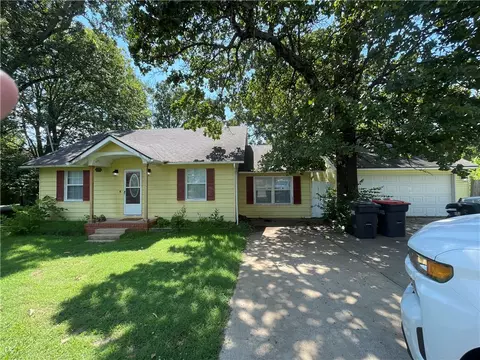 2112 N Pump Station Rd, Springdale, AR 72762