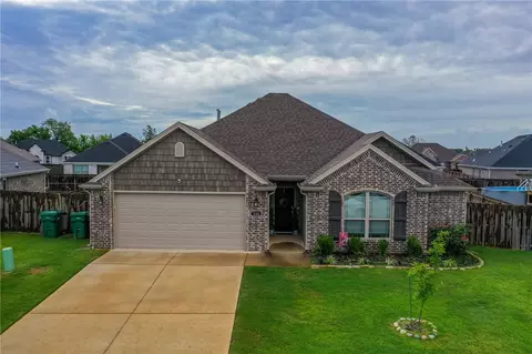 520 Holly St, Centerton, AR 72719
