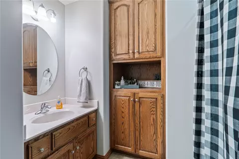 Bath - 10149 Ruby Hall Rd, Gentry, AR 72734 photo 1 of 4