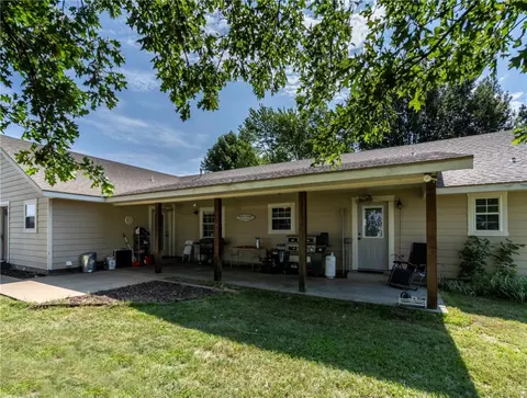 Exterior - 10149 Ruby Hall Rd, Gentry, AR 72734 photo 2 of 9