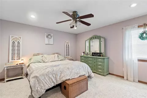 Bedroom - 10149 Ruby Hall Rd, Gentry, AR 72734 photo 1 of 6