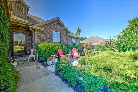 6305 SW Brush Blvd, Bentonville, AR 72712
