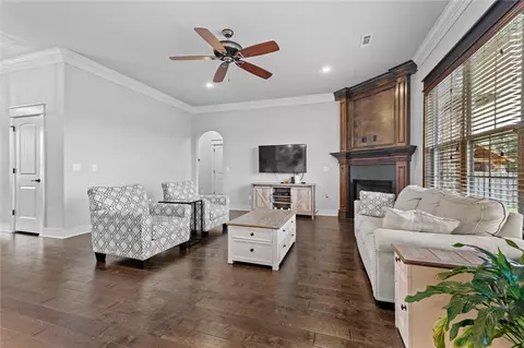 200 Sicily Dr, Centerton, AR 72719 photo 3