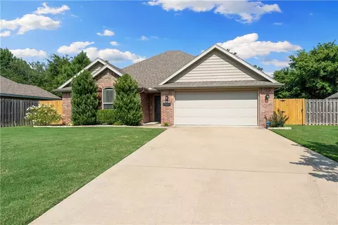 3030 N Bentley Rdg, Fayetteville, AR 72704