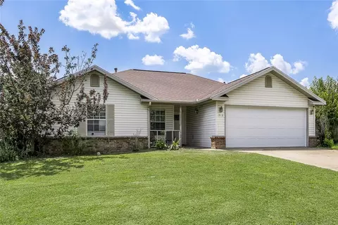212 S Oak St, Lowell, AR 72745
