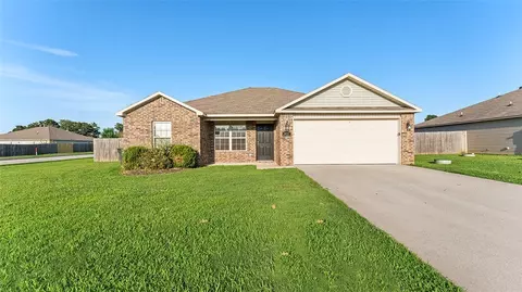 3431 Justice Dr, Springdale, AR 72764