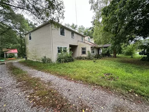 264 NW Walker St, Gentry, AR 72734