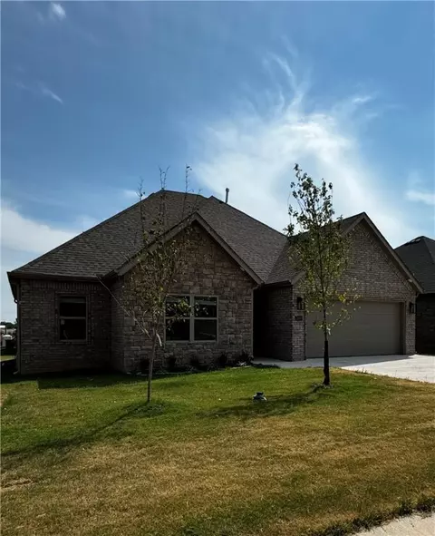7303 SW Walnut Grove Ave, Bentonville, AR 72712