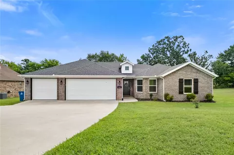 100 N Lion Dr, Gravette, AR 72736