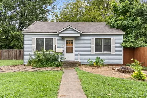 107 Poplar St, Springdale, AR 72764