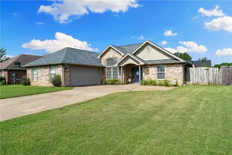 508 College Pl, Bentonville, AR 72712