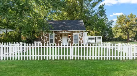 306 W Thurman St, Prairie Grove, AR 72753
