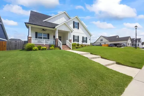 810 Chancery Ln, Cave Springs, AR 72718
