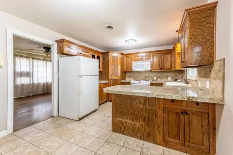 320 E Michael St, Springdale, AR 72764 photo 12
