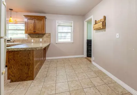 320 E Michael St, Springdale, AR 72764 photo 10
