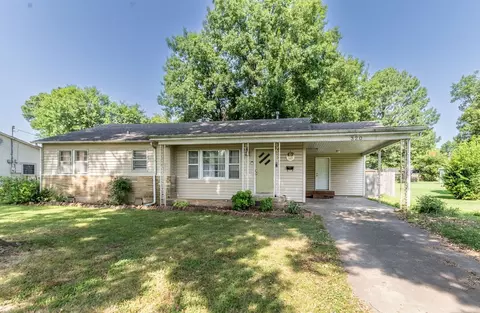 320 E Michael St, Springdale, AR 72764 photo 2