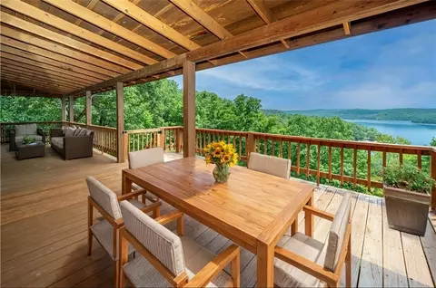 241 Hillcrest Rd, Eureka Springs, AR 72631