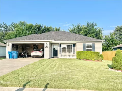 5407 Cherry Creek Rd, Bentonville, AR 72712