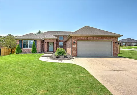 461 Coopers Way, Centerton, AR 72719