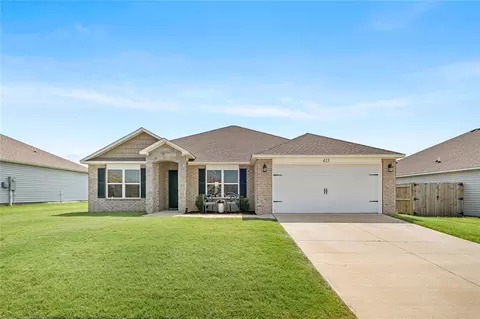 413 Woodcreek St, Lowell, AR 72745
