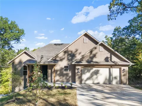 8 Weyhill Cir, Bella Vista, AR 72714