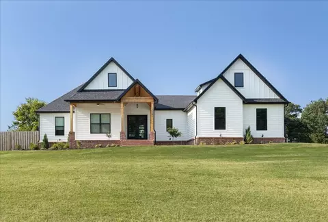 13741 Noah Rd, Gravette, AR 72736