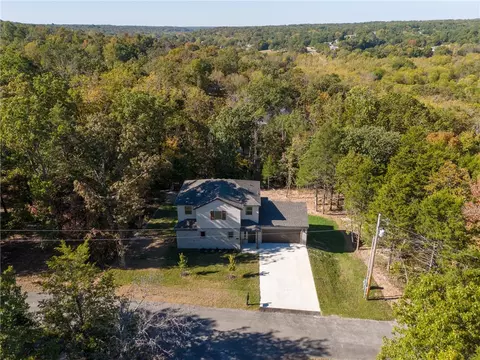 13 Burghead Ln, Bella Vista, AR 72715