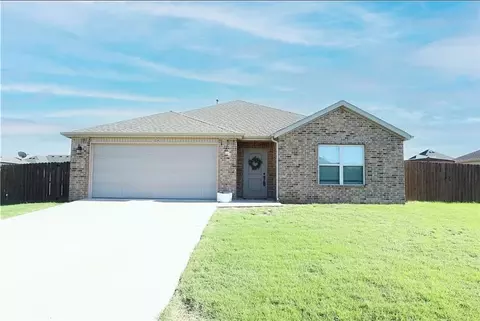 1240 Cottonwood Rd, Centerton, AR 72719