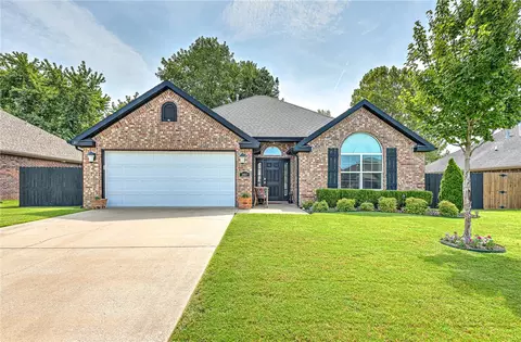 3887 Serene St, Springdale, AR 72764