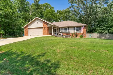 2 Llanon Dr, Bella Vista, AR 72714