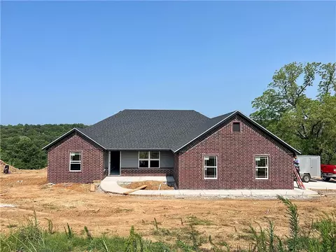256 Presley Loop, Huntsville, AR 72740